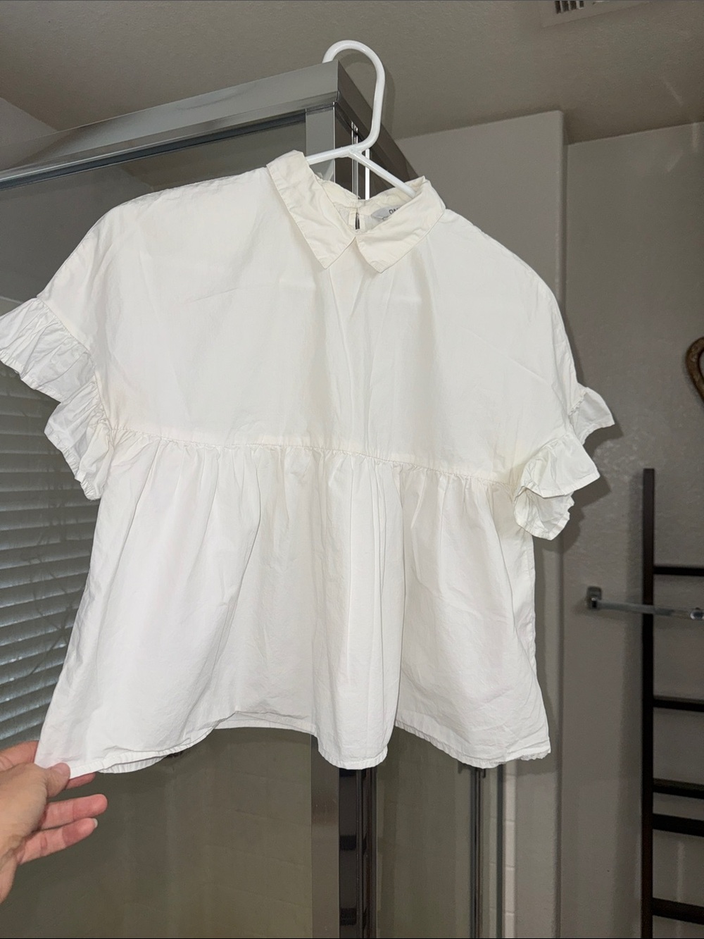 Only Cream Ruffle Short Sleeve Collared Blouse
